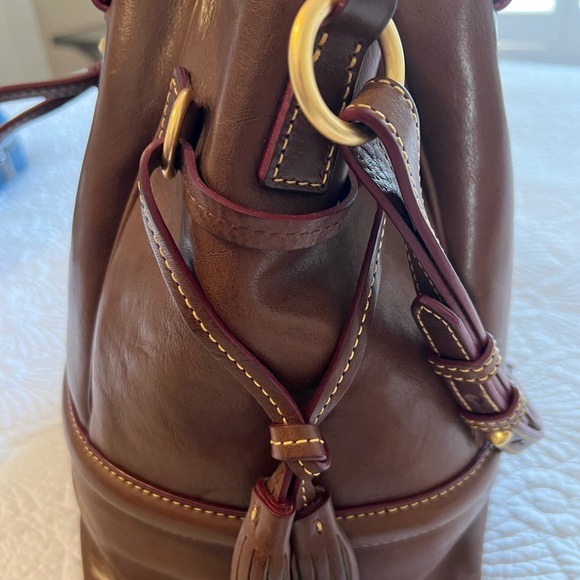 Dooney & Bourke Brown Leather Shoulder tote Leather Bag with mini purse - Picture 5 of 16